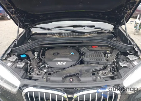 2017 BMW X1 xDrive28I z USA, uszkodzony, nr VIN WBXHT3Z34H4A57353